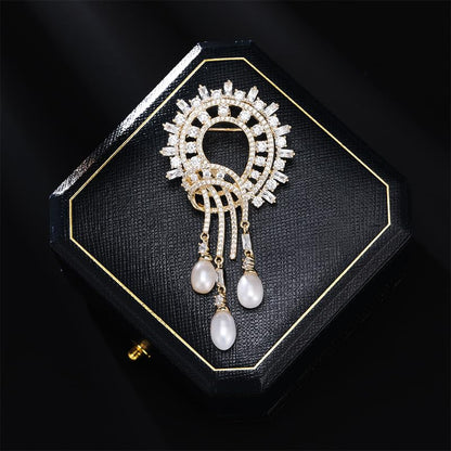 14K Gold Vintage Royal Style Brooch, Elegant Freshwater Pearl and Moissanite Pin, 3D Design for Formal Suits and Special Occasions